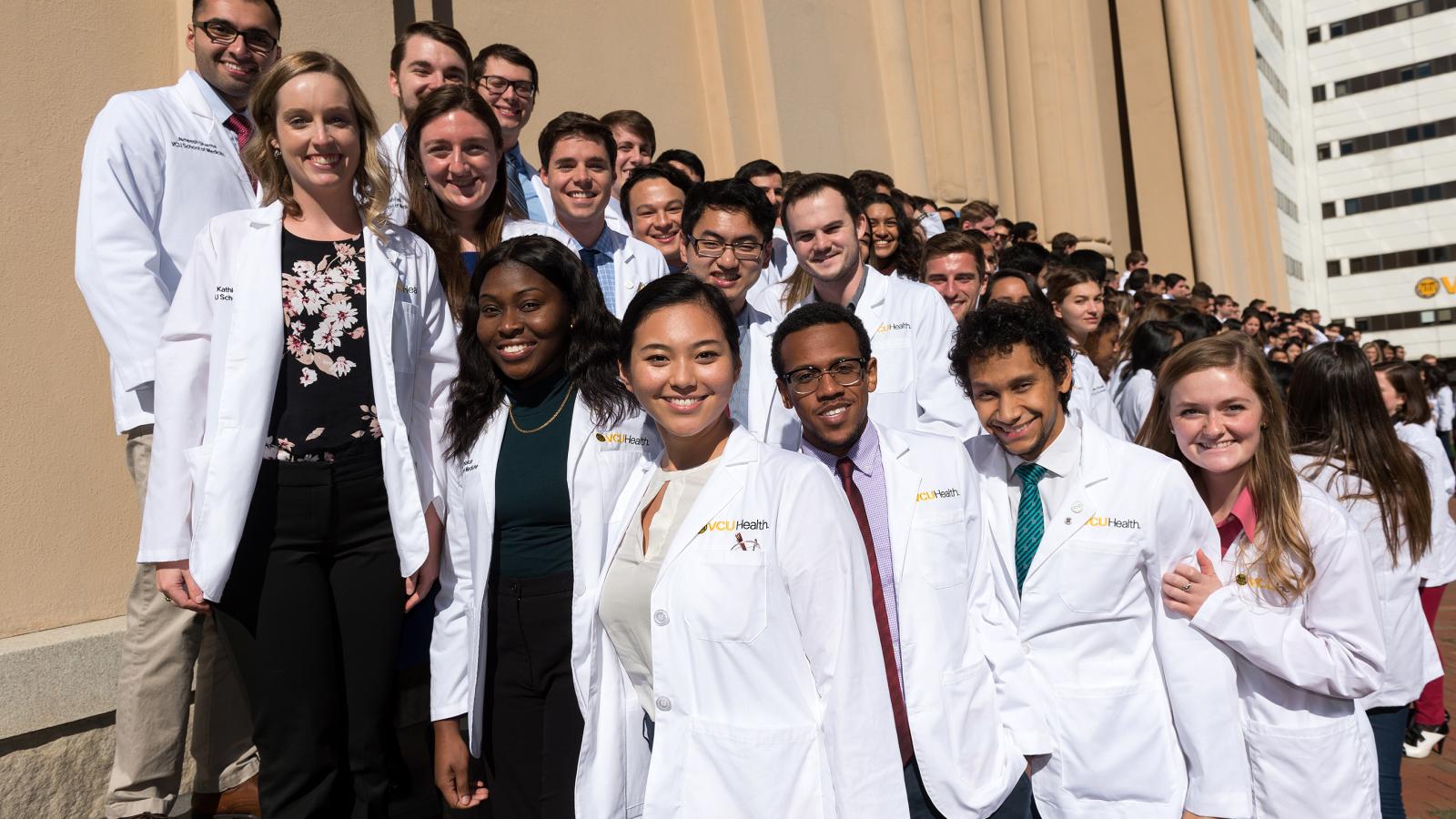 School of Medicine’s White Coat Class Photo